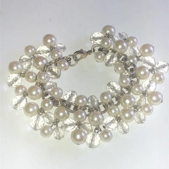 Silver Tone Faux Pearl & Clear Beads Chunky Boho Beaded Bracelet - Picture 3 of 6